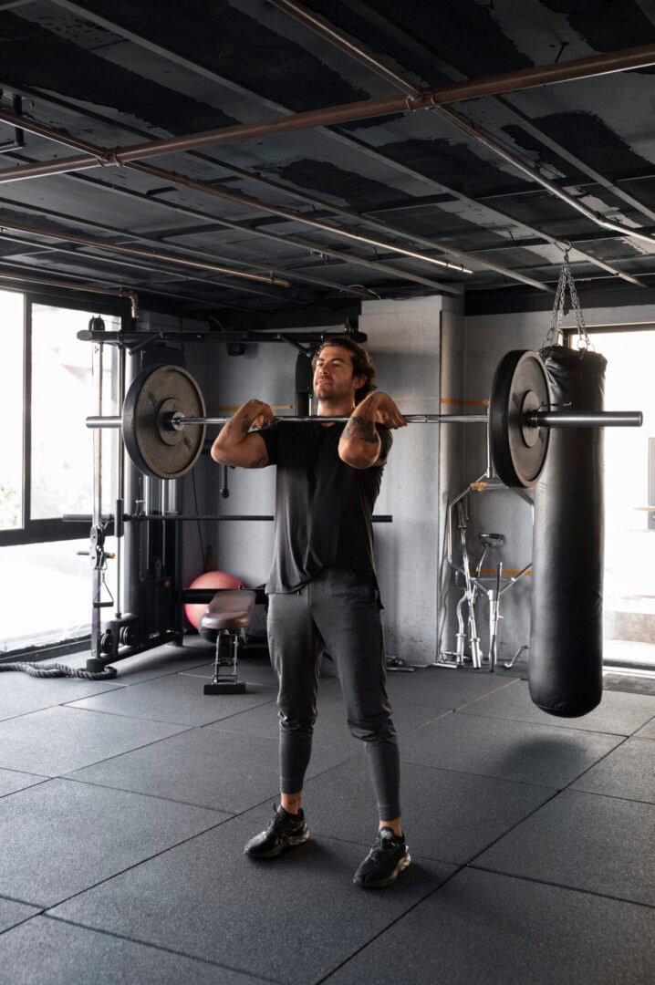 full-shot-man-training-gym